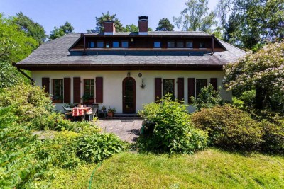 Idylle pur! Juwel für eine kleine Familie in top Lage, bezugs- und provisionsfrei
