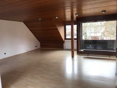 Gemütliche 2,5-Zimmer-DG-Wohnung mit EBK in Rosbach