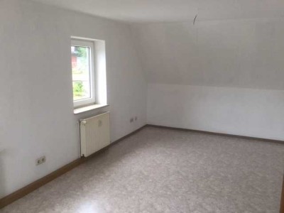 Dachgeschoss-Wohnung in Gemünden lädt zum Wohlfühlen ein - extra für Sie frisch saniert