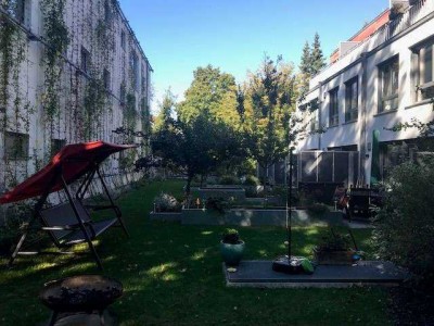 Luxuriöses, modernes Haus mit fünf Zimmern, Tiefgaragenplätze und Garten  in München, Perlach