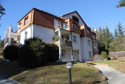 Raschau, kleine 2 Zimmer Wohnung im Erdgeschoss, schön ruhig gelegen, mit Terrasse und Carport