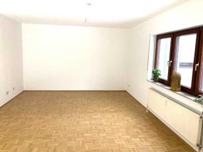 SOFORT BEZUGSFREIE SINGLE-WOHNUNG MIT STELLPLATZ ...
