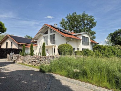 Vermietung einer Souterrain Wohnung mit neuer Einbauküche - in schönem Einfamilienhaus