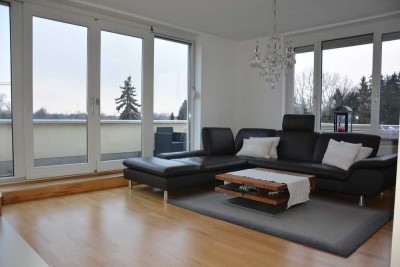 Stilvolle 3-Raum-Penthouse-Wohnung mit gehobener Innenausstattung mit Balkon und EBK in Freising