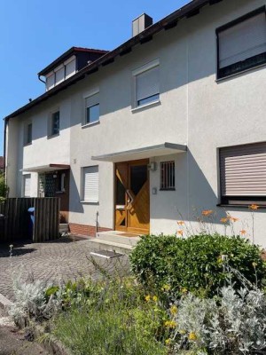 Ruhig gelegenes Reihenmittelhaus mit Garten und Garage