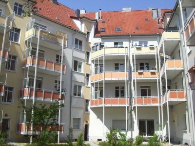 Zentral gelegene Wohnung mit tollem Badezimmer!