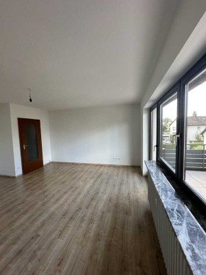 Stilvolle 2-Zimmer-Wohnung mit Balkon und EBK in Erlangen von Privat