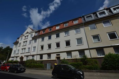 RÖNPAGEL IMMOBILIEN: Kleefeld Nähe Eielenriede MFH mit 8 WE - Faktor 21,6