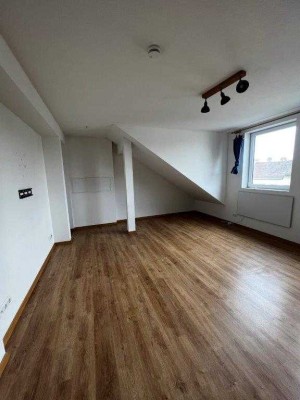 Tolle 1-Zimmer Dachgeschosswohnung in Aachen-Mitte zu vermieten