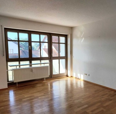 Sonnige 2-Zi-Wohnung mit EBK und Balkon in Vilsbiburg