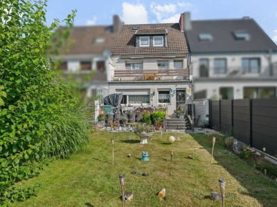 Viersen: Großzügiges Zweifamilienhaus mit ausgebautem Studio