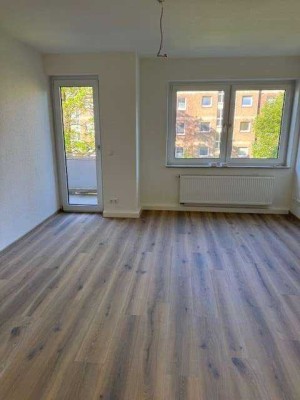 Schöne, komplett neu renovierte Wohnung