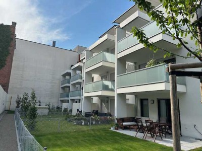 Stilvolle 2-Raum-Wohnung mit gehobener Innenausstattung mit Einbauküche in Fürth