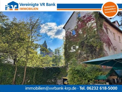 Charmante Altbauwohnung mit Blick auf den Kaiserdom