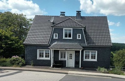 Ein-/Zweifamilienhaus in Wipperfürth-Thier