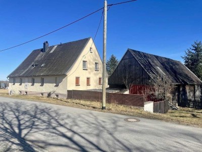 Erzgebirgisches Bauernhaus mit Scheune und großem Grundstück