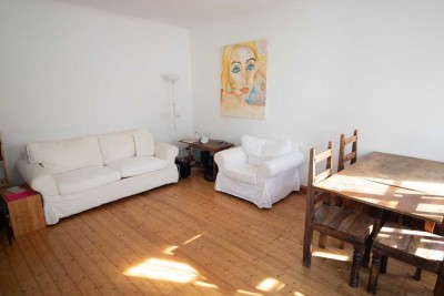 Helle 2,5-Zimmer Wohnung in Augsburgs lebendiger Innenstadt