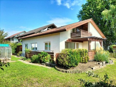 Freistehendes Einfamilienhaus mit großem Garten in ruhiger Lage