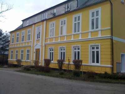 2 Zi Wohnung im Erdgeschoss mit EBK und eigenem und Terrasse  in einem ehm. Gutshaus