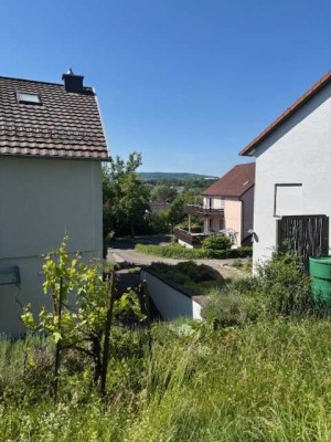 Sehr gepflegtes Reiheneckhaus, mit kleinem Garten u Stellplatz