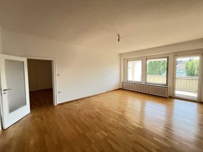 LICHTDURCHFLUTETE 3 ZI WOHNUNG - MIT BALKON - IM DÜSSELTAL