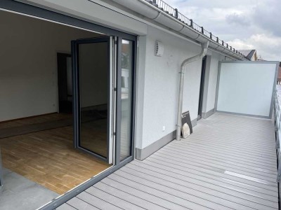 Moderne, ruhige und helle Dachterrassenwohnung in Ismaning ab 01.01.2026 zu vermieten