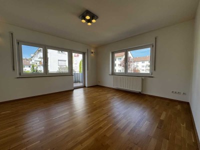 Sehr schöne 3-Zimmer-Wohnung mitten in Leinfelden im 1. Obergeschoss, rechte Seite