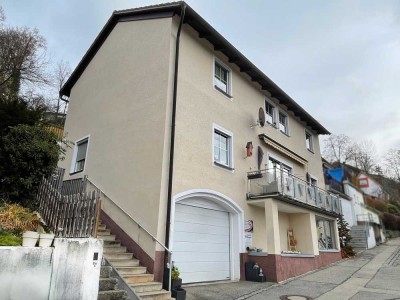 Gut geschnittenes Einfamilienhaus mit einer Garage und schönem Ausblick in Beratzhausen