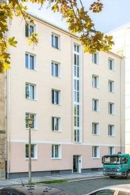 Erstbezug nach Sanierung: 4-Raum-Wohnung in Elbnähe!