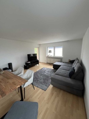 Schöne helle 4-Zimmer-Wohnung mit Balkon und EBK in Taunusstein