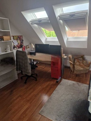 Stilvolle, 2-Raum-Wohnung auf 2 Etagen in Eching mit Balkon und Dachterrasse.