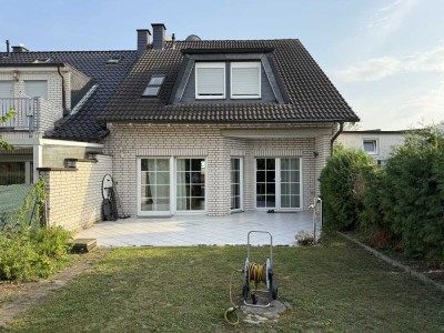 Attraktives 6-Zimmer-Reihenendhaus mit EBK in Köln Roggendorf/Thenhoven