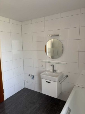 Freundliche 3-Zimmer-Wohnung mit gehobener Innenausstattung mit EBK in Kleve