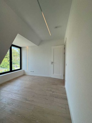 Neuwertige DHH mit bulthaup EBK in Grünwald