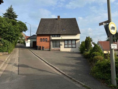 Wohnhaus mit Gewerbefläche