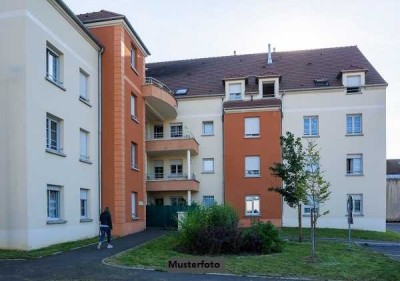 Mehrfamilienhaus nebst Wohnhausanbau