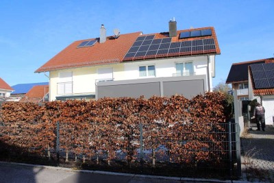 Moderne Doppelhaushälfte in Altdorf