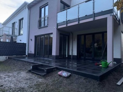 Exklusives Einfamilienhaus (10 Zi.) in Friedberg mit Garage, Erstbezug 2026