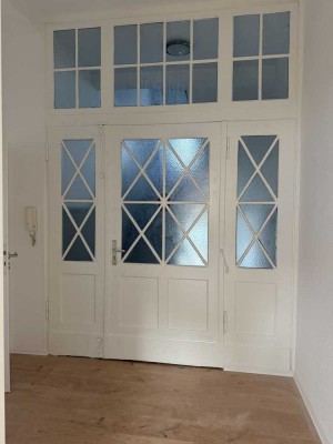 4-5 Zimmer Altbau,hohe Decken, Erstbezug, Einbauküche, Balkon, Stellplatz 130 qm