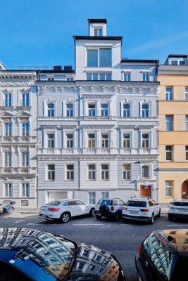 Familienwohnung in privatem Haus! Garagenplatz direkt im Haus!
