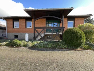 Winkelbungalow in bester Wohnlage von Elsheim mit ausgebautem Untergeschoss.