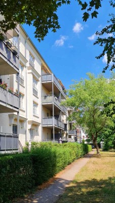 *** HAFENNÄHE und SÜDBALKON*** Wunderschöne 2-Raum-Wohnung ! Eigennutzung oder Kapitalanlage!