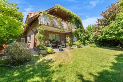IDYLLISCHES EINFAMILIEN-/MEHRGENERATIONENHAUS MIT 8 ZIMMERN IN ALTENGRODEN-WEST