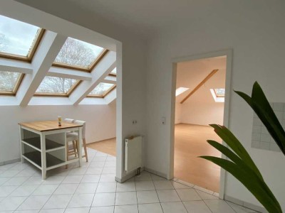 Anfragestopp! Wohnen mit Stil und Ambiente! Attraktive 2-Raumwohnung in hervorragender Lage