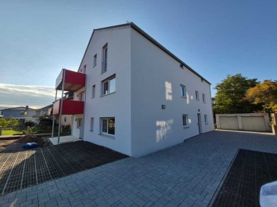 Attika-Wohnung mit Balkon in Regensburg-Großprüfening