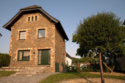 Einfamilienhaus mit Garagen in Hürtgenwald