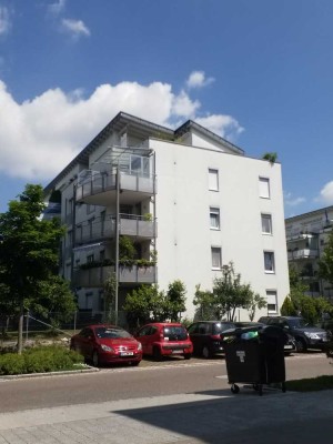 Gepflegte Wohnung mit viereinhalb Zimmern sowie Balkon und EBK in Filderstadt