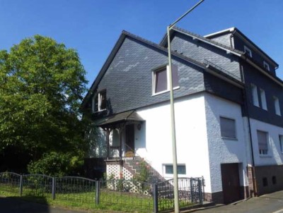 Erstbezug nach Komplett-Renovierung - 2 Zimmer Dachgeschoss