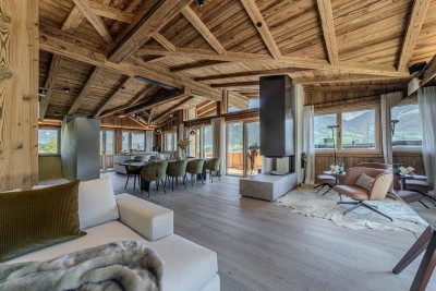 Kaiserblick und Cityflair – Ski-In/Ski-Out–Chalet im Herzen von Kitzbühel
