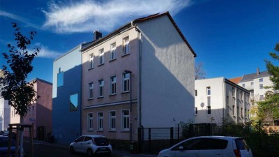 TEILMÖBLIERTE, GERÄUMIGE 2-RWG IM HINTERHAUS M. TAGESLICHTBAD IN RUHIGER LAGE V. LPZ.-KLEINZSCHOCHER